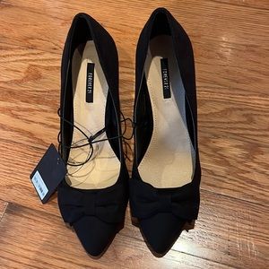 Beautiful Brand New Forever 21 Suede Black Heels with a Bow!